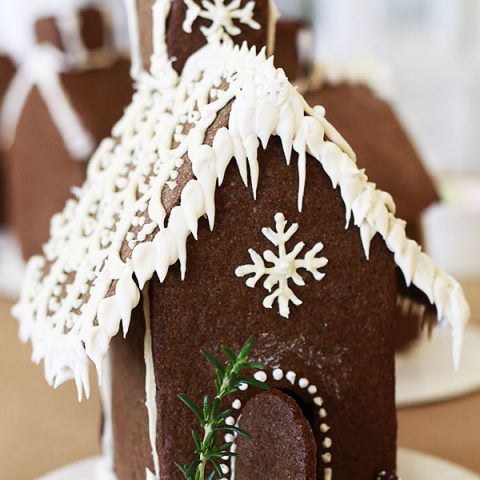 How to Make a Gingerbread House 