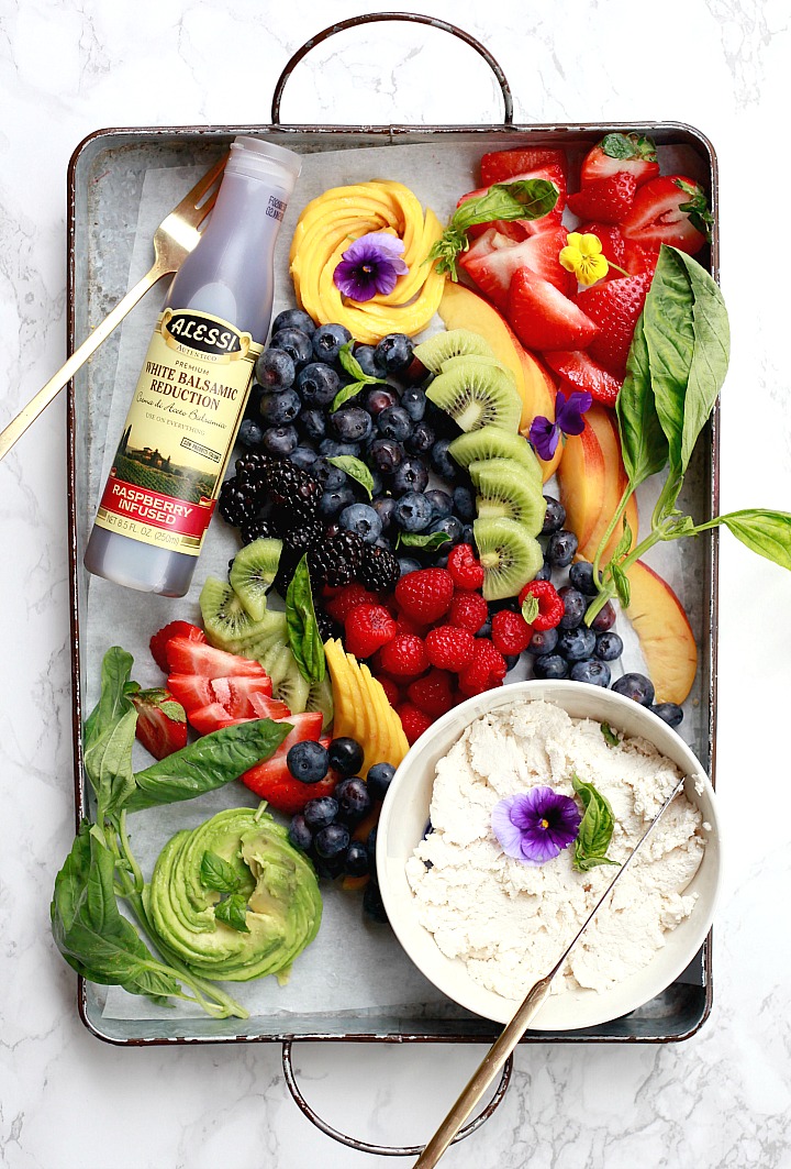 How to create a beautiful fruit platter DIY crostini bar. This fruit crostini has a white balsamic reduction. 