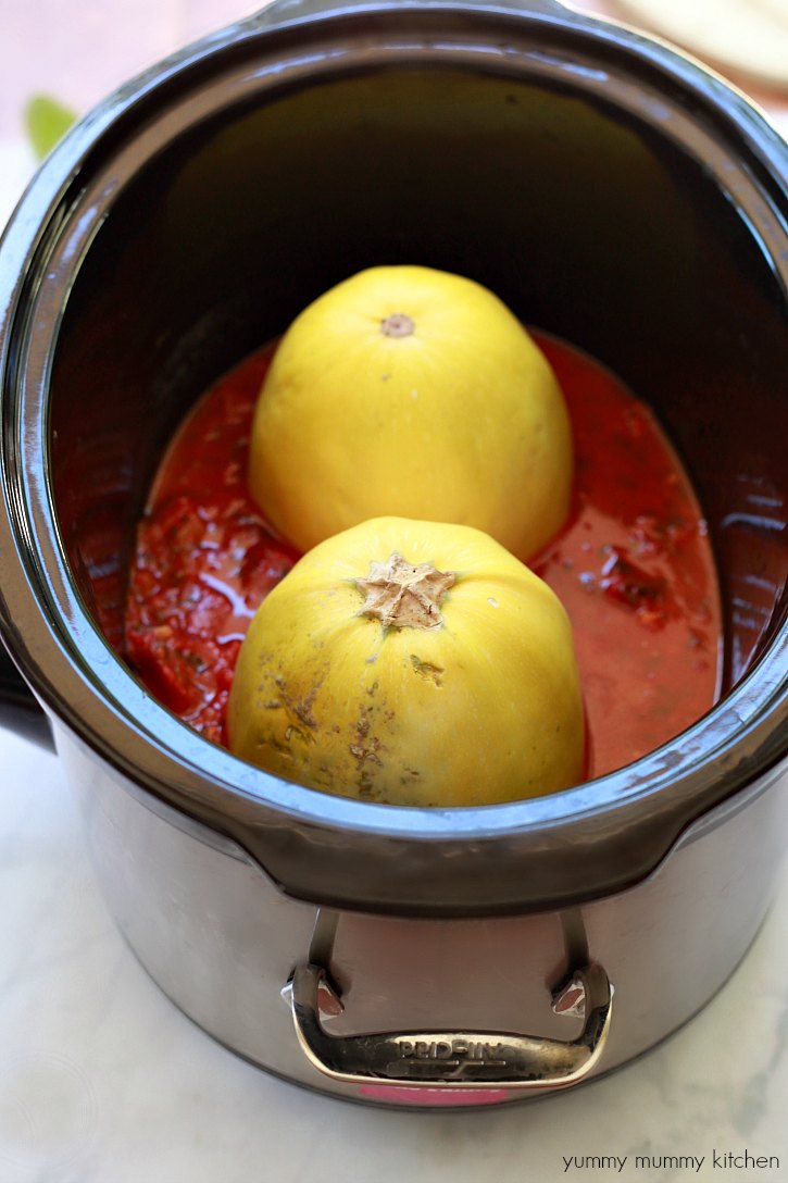 How to cook spaghetti squash in the slow cooker crock pot. 