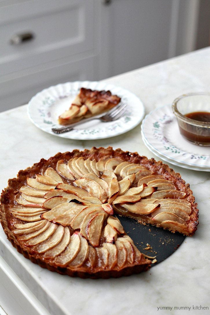 This beautiful vegan apple tart has a gluten free almond flour crust. 