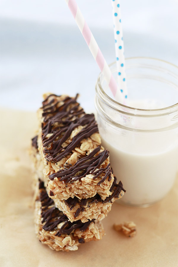 This delicious peanut butter granola bar recipe is easy to make vegan and gluten free. 