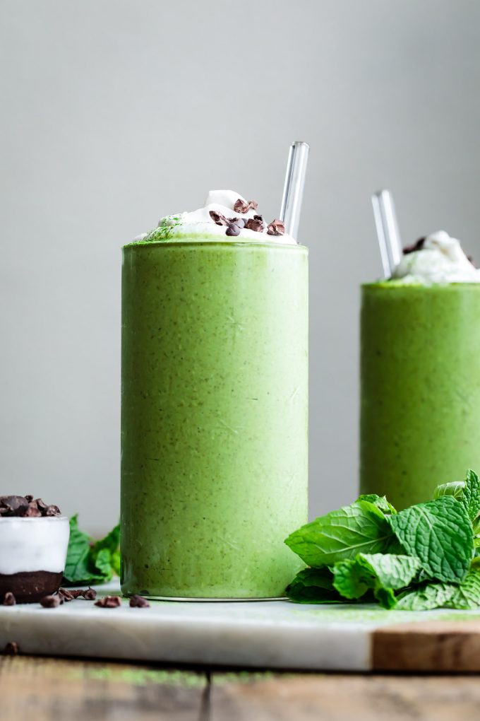 Beautiful tall green smoothies made with mint and matcha. 