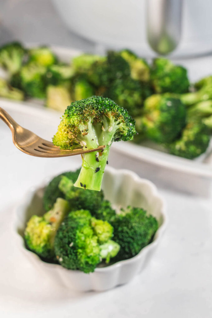 Crispy Air Fryer Broccoli (Fresh or Frozen)